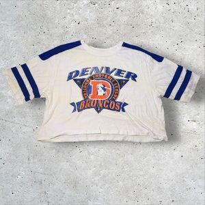 Denver Broncos Cropped T-Shirt Junk Food NFL Varsity Stripe Retro Logo Sz Large